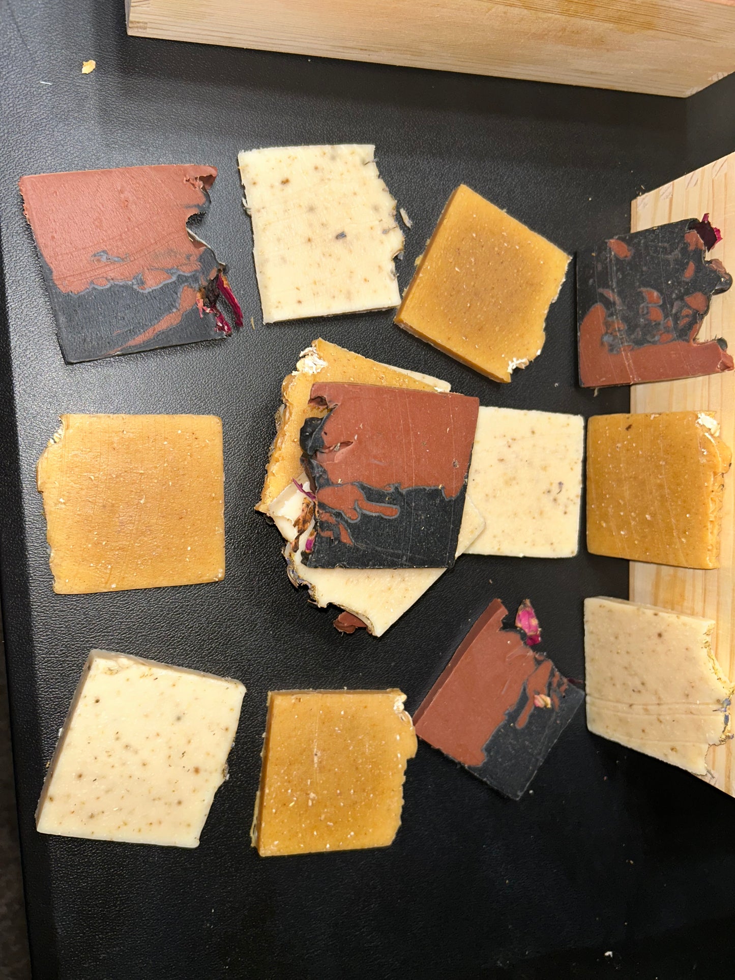 Sample Sale (Scented)